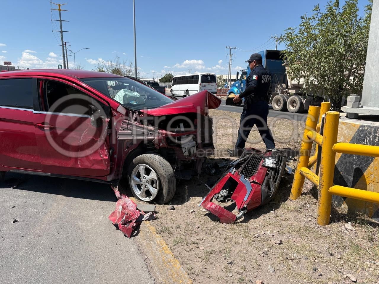 Fuerte choque en la Tecnológico deja cuantiosos daños y un lesionado