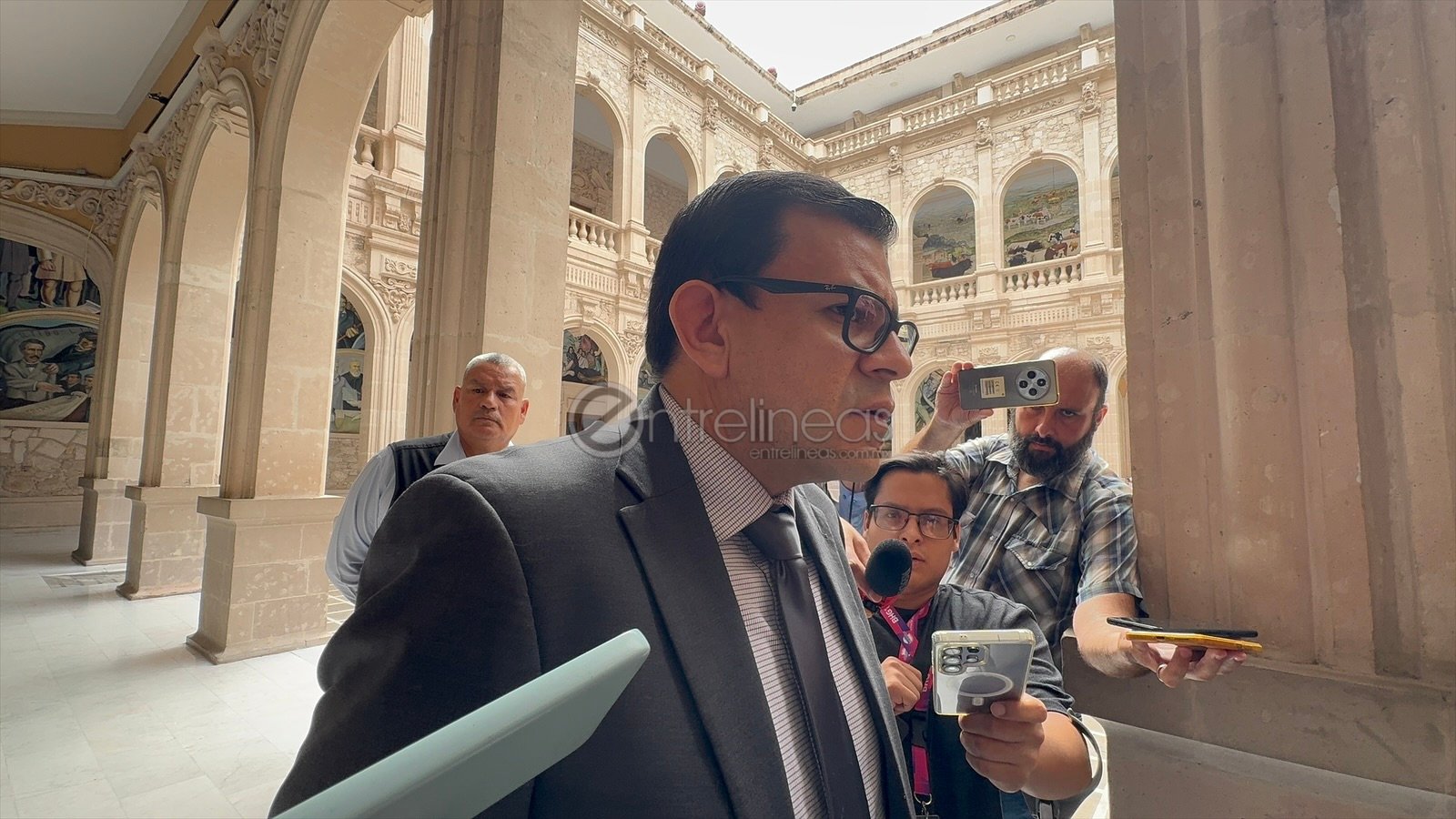 Autonomía de la FGE  es tema legislativo, señala Francisco Sáenz