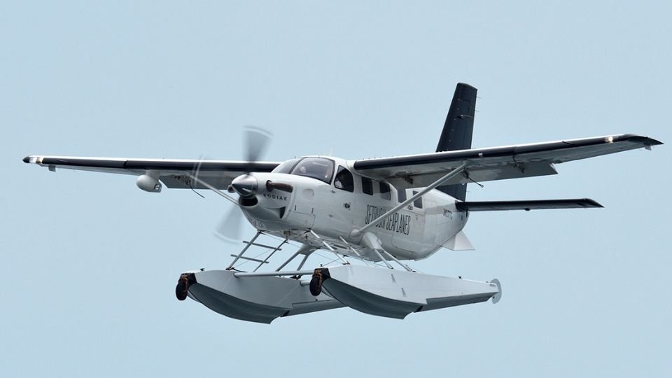 Aeronave realiza aterrizaje forzoso en el East River, de Nueva York; hay dos heridos leves