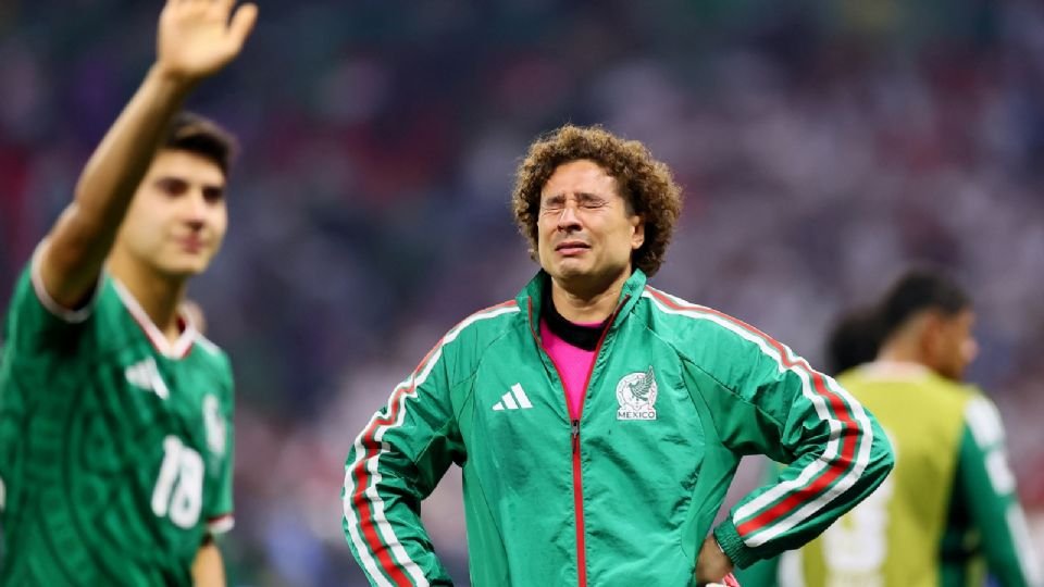 ¡Inconsolables! Memo Ochoa, Raúl Jiménez y ‘La Hormiga’ González rompen en llanto tras eliminación de México en el Mundial
