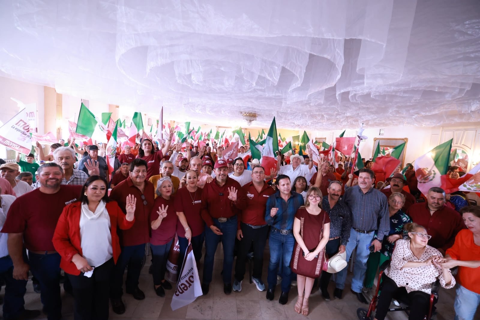 Encabeza Cruz Pérez Cuéllar, junto con fundadores de Morena, asamblea informativa en Ojinaga