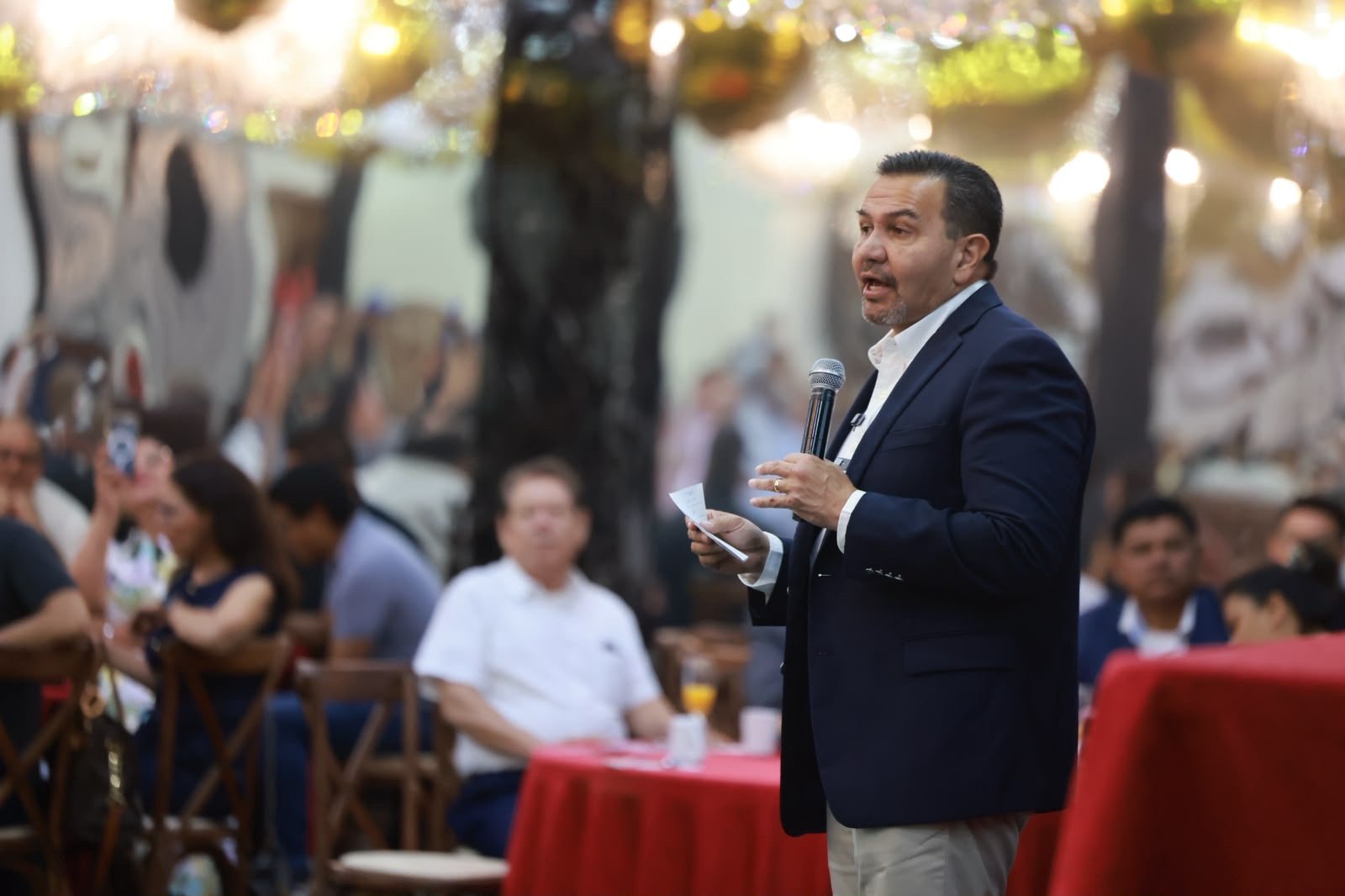Cierran filas pastores evangélicos y grupos de fe en Chihuahua con Cruz