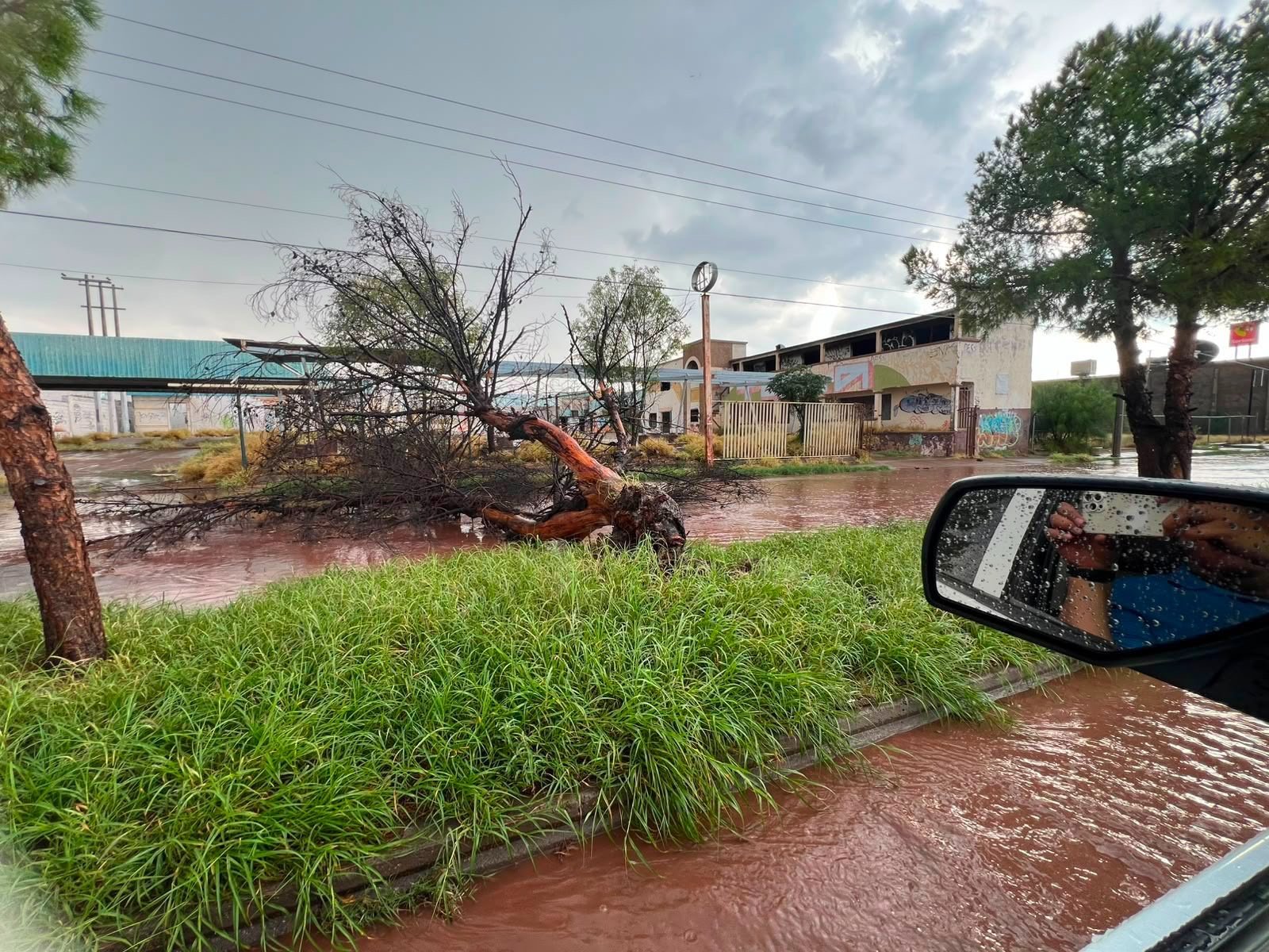 Mantiene Protección Civil Estatal vigilancia ante celdas de tormenta en Aldama