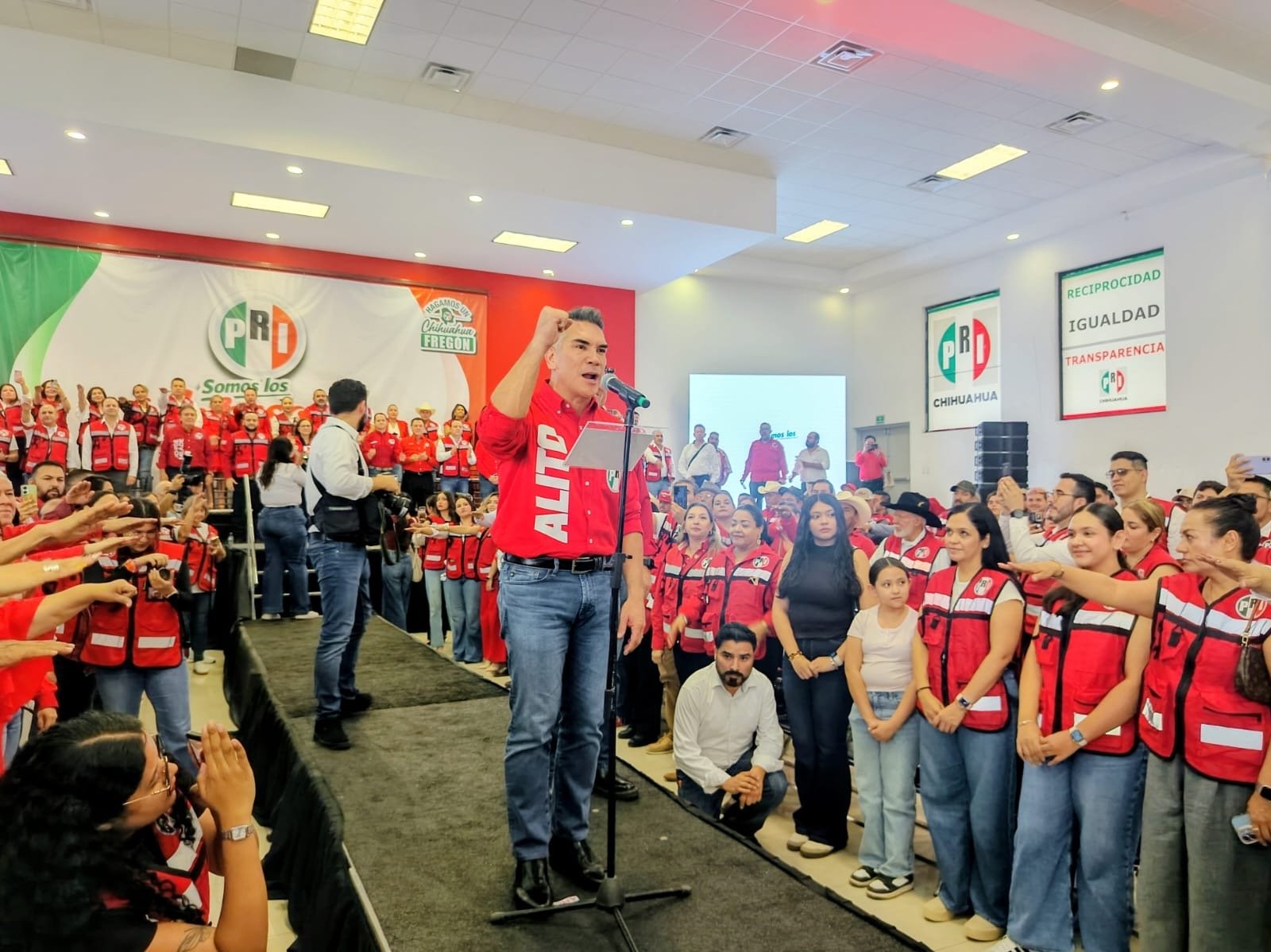 PRI Chihuahua toma protesta a 1,380 “Defensores de Chihuahua” y fortalece estructura territorial rumbo a 2027