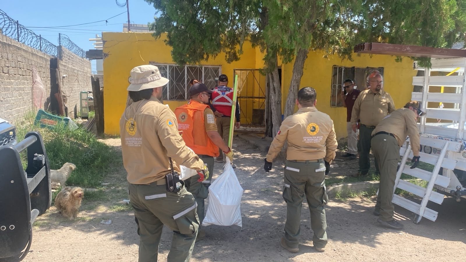Entrega Gobierno del Estado apoyos a familias afectadas por las lluvias en Jiménez