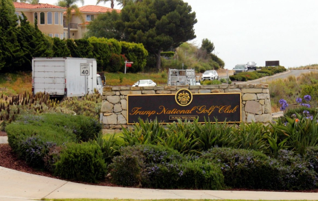 Detienen a hombre armado cerca de club de golf antes de visita de Trump a California