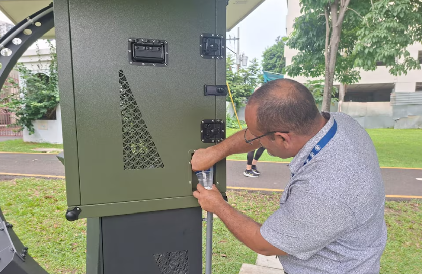 Una tecnología alimentada por energía solar transforma el aire en agua potable en Panamá