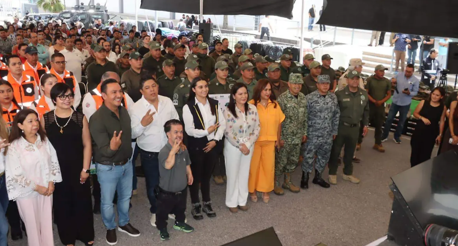 Entregan vehículos y tecnología para mejorar respuesta de seguridad en SLP