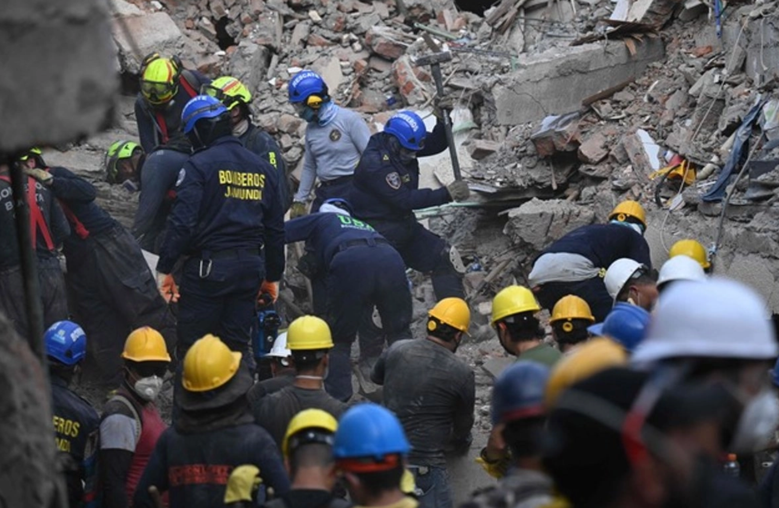 De la Espriella pone filtro a rescatistas tras sismo: acepta solo equipos de Israel, EU, Ecuador y El Salvador
