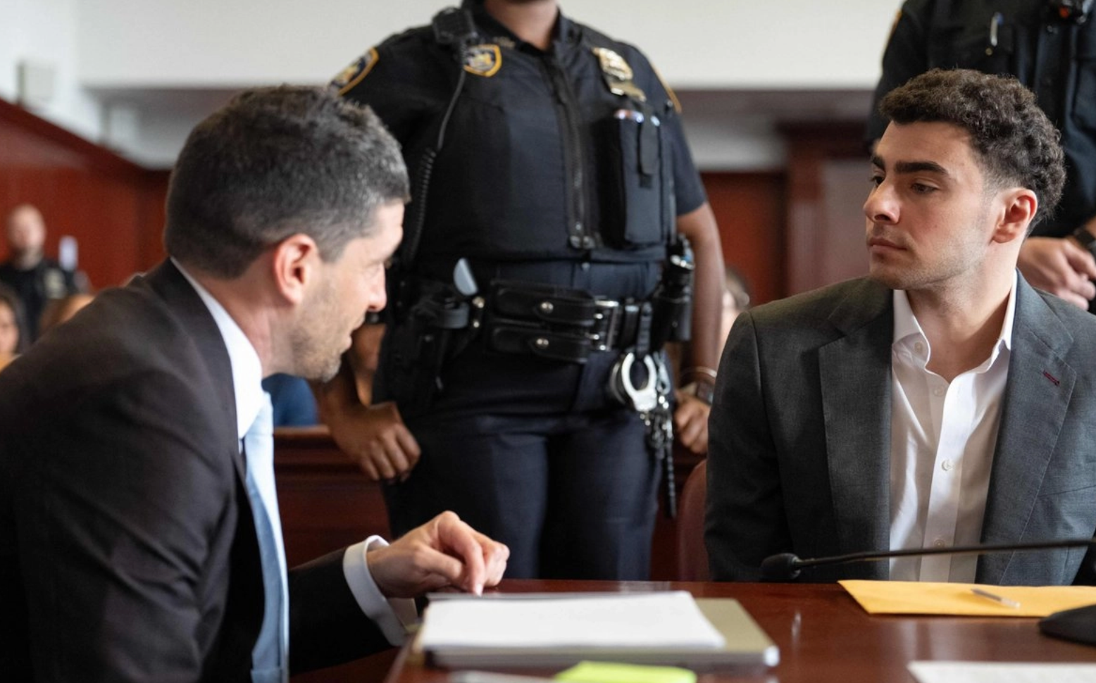 Luigi Mangione se declara culpable de acoso en juicio por asesinato del CEO de UnitedHealthcare