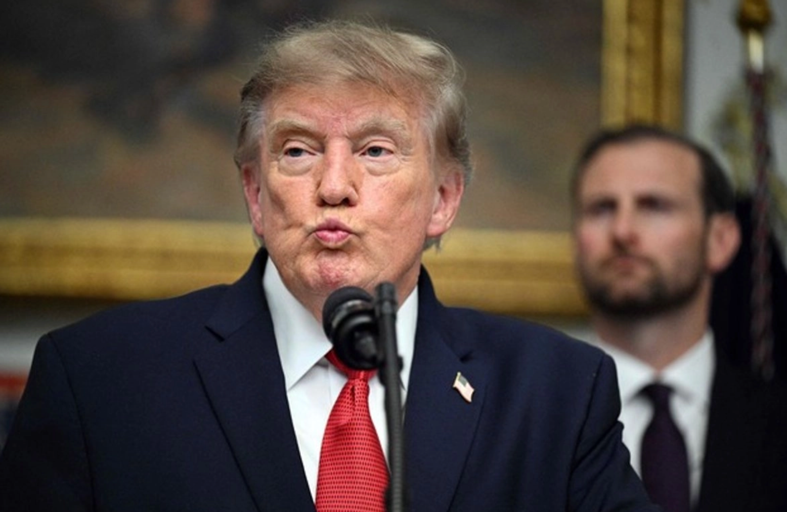 Mayoría en EU cree que Trump se beneficia indebidamente de las criptomonedas