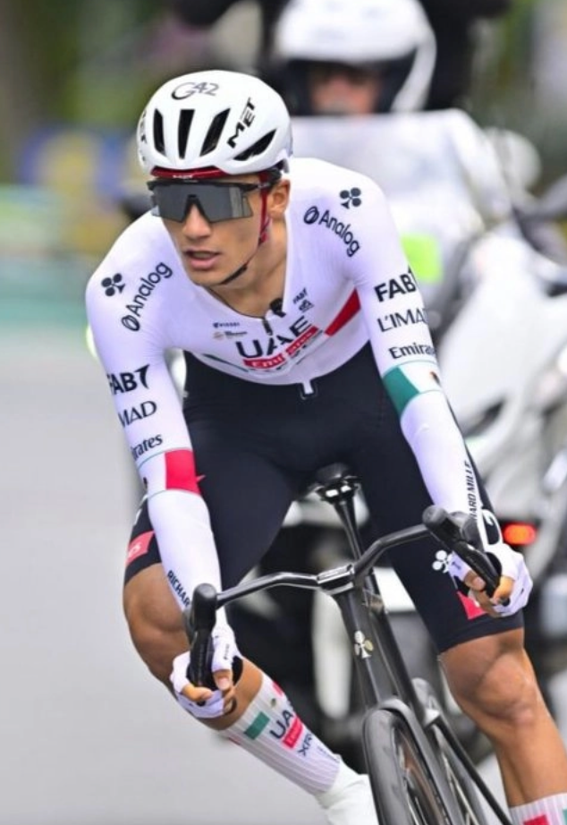 Isaac del Toro gana prólogo y es líder de la Vuelta a Alemania
