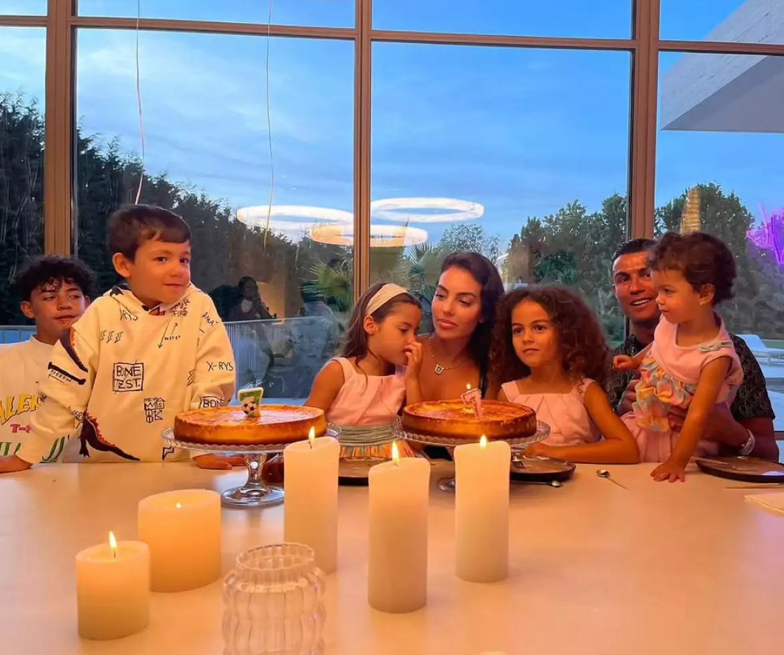 Más allá del futbol: los hijos de Cristiano Ronaldo y el misterio de sus madres