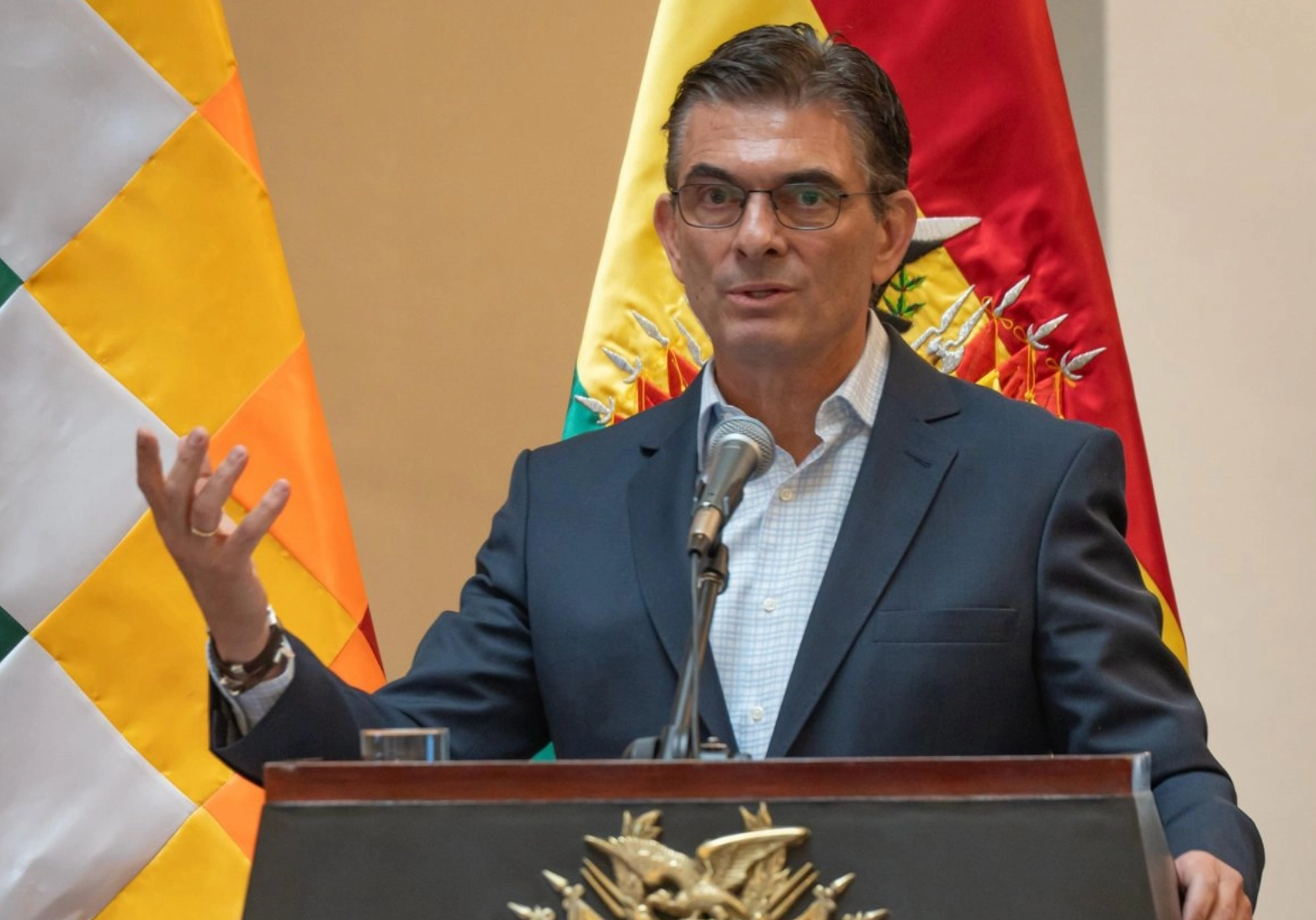 Presidente de Bolivia se deslinda de Cerimedo y exige transparencia en investigación por ataque a su ex pareja