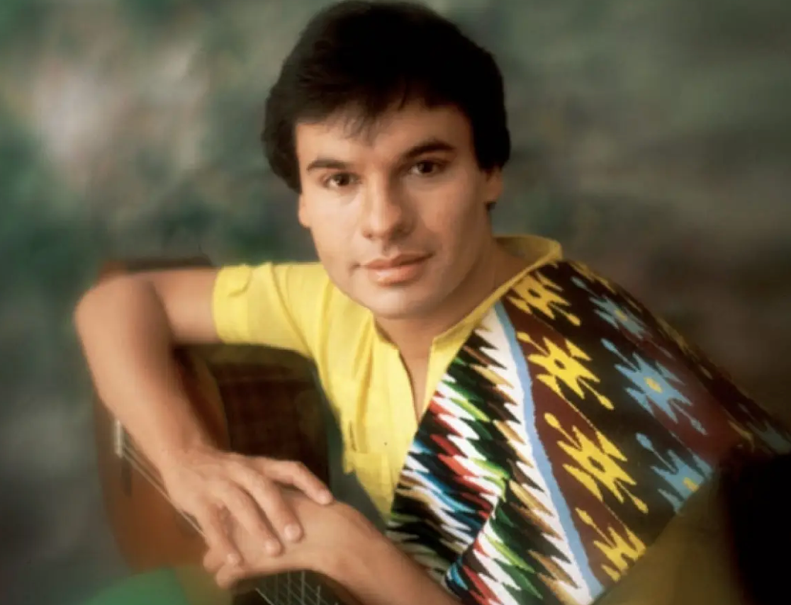 Antes de ser Juan Gabriel: la historia de Alberto Aguilera, el joven que venció la pobreza, la cárcel y el abandono