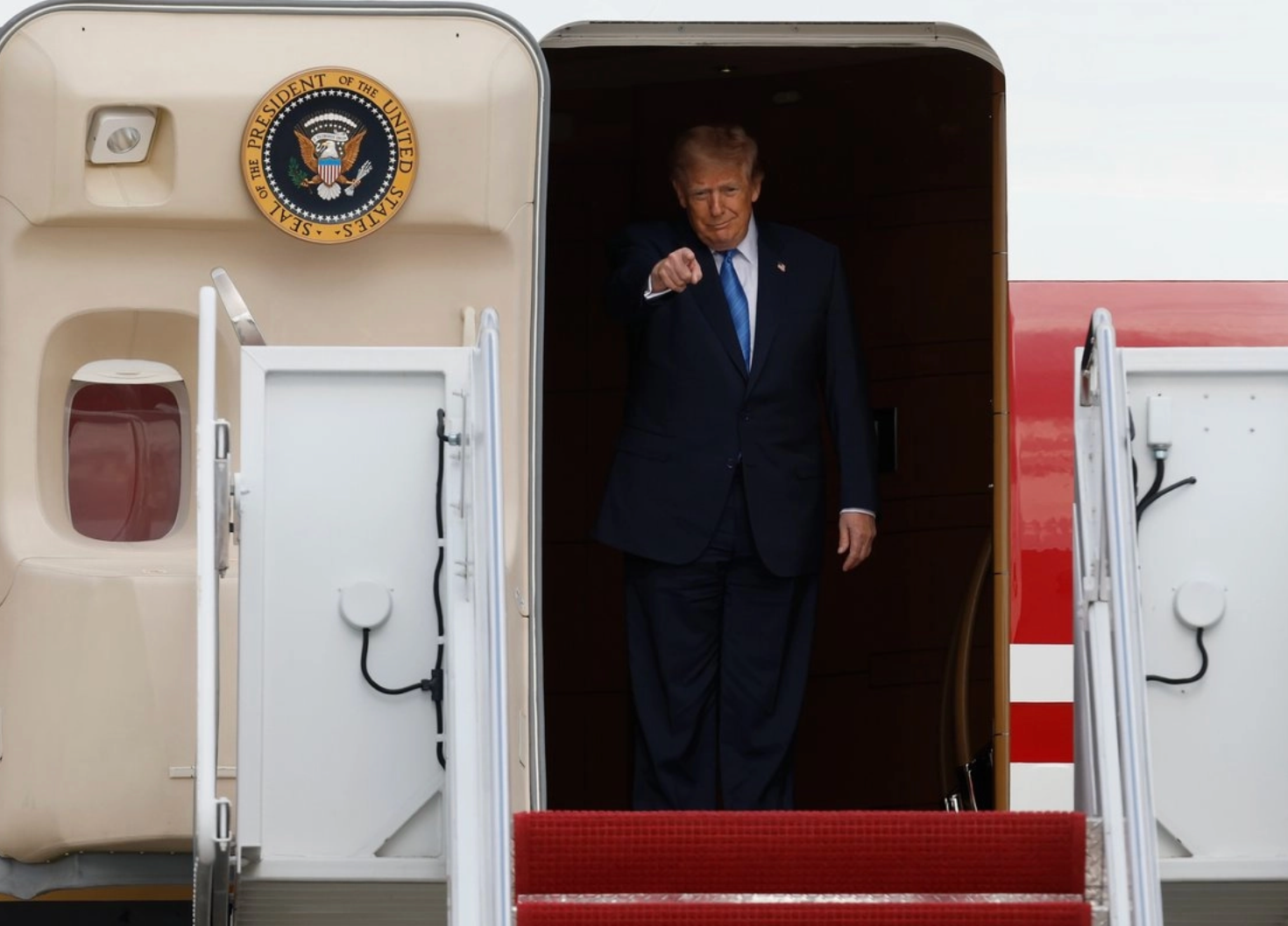 Trump anuncia un acuerdo para controlar 65 mil millones de barriles de petróleo de Venezuela