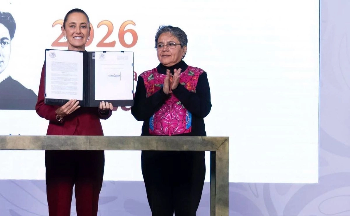 Sheinbaum firma decreto para hacer “más transparente y accesible la información del gobierno”