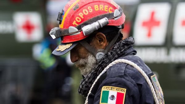 No sabían rescatar, pero entraron a los escombros: La historia de cómo nacieron Los Topos en México