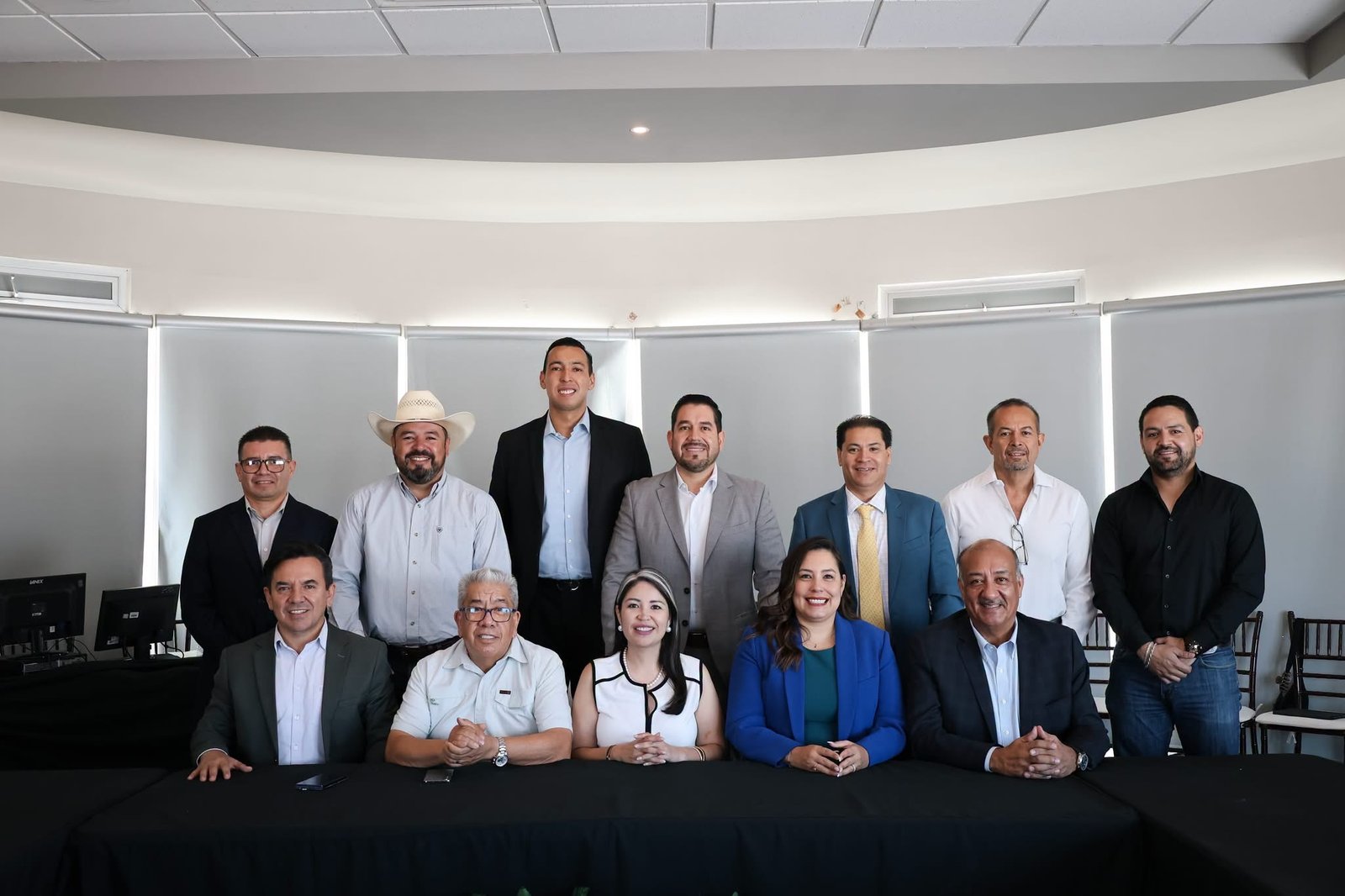 Daniela y Romero, reunión en CDMX-Los espectaculares de la muerte-“La China” y Joss con secretarios-Priistas al Congreso de la CNC