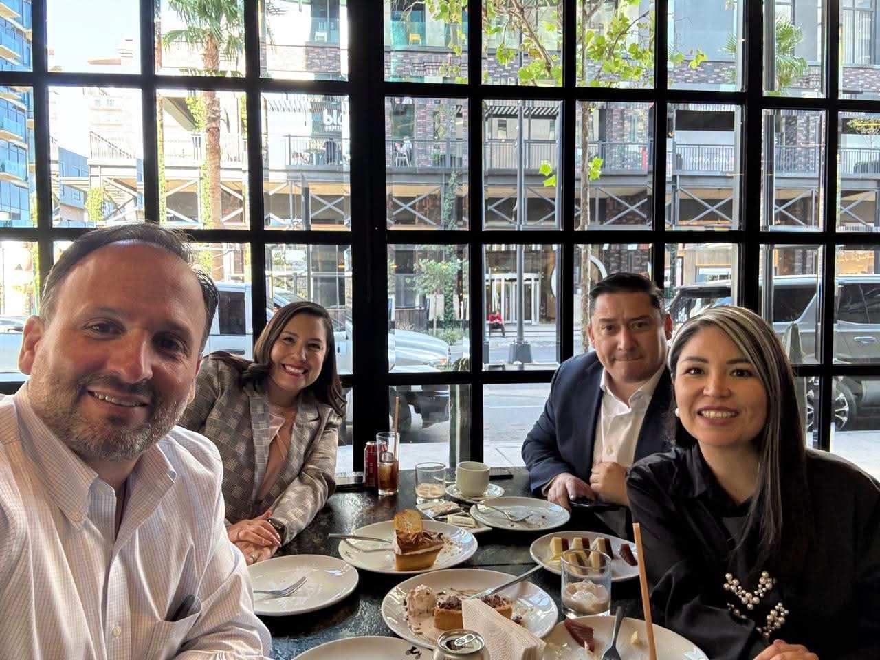 Diputados Alfredo Chávez, Joss Vega y Nancy Frías se reúnen con Santiago de la Peña