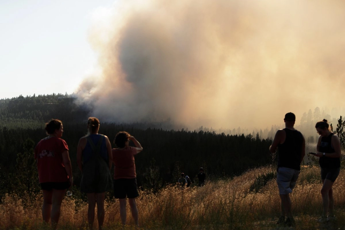 Incendios forestales al noroeste de EU obligan a evacuar a miles de personas en ciudad de Spokane
