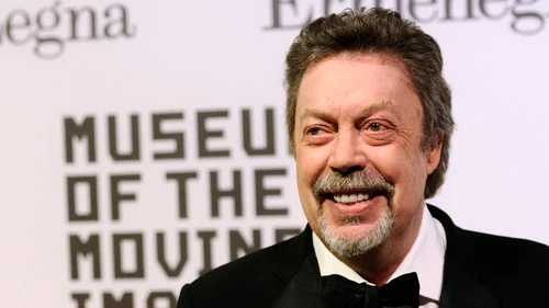 Falleció Tim Curry a los 80 años; es recordado por ‘The Rocky Horror Picture Show’ y ‘Eso’