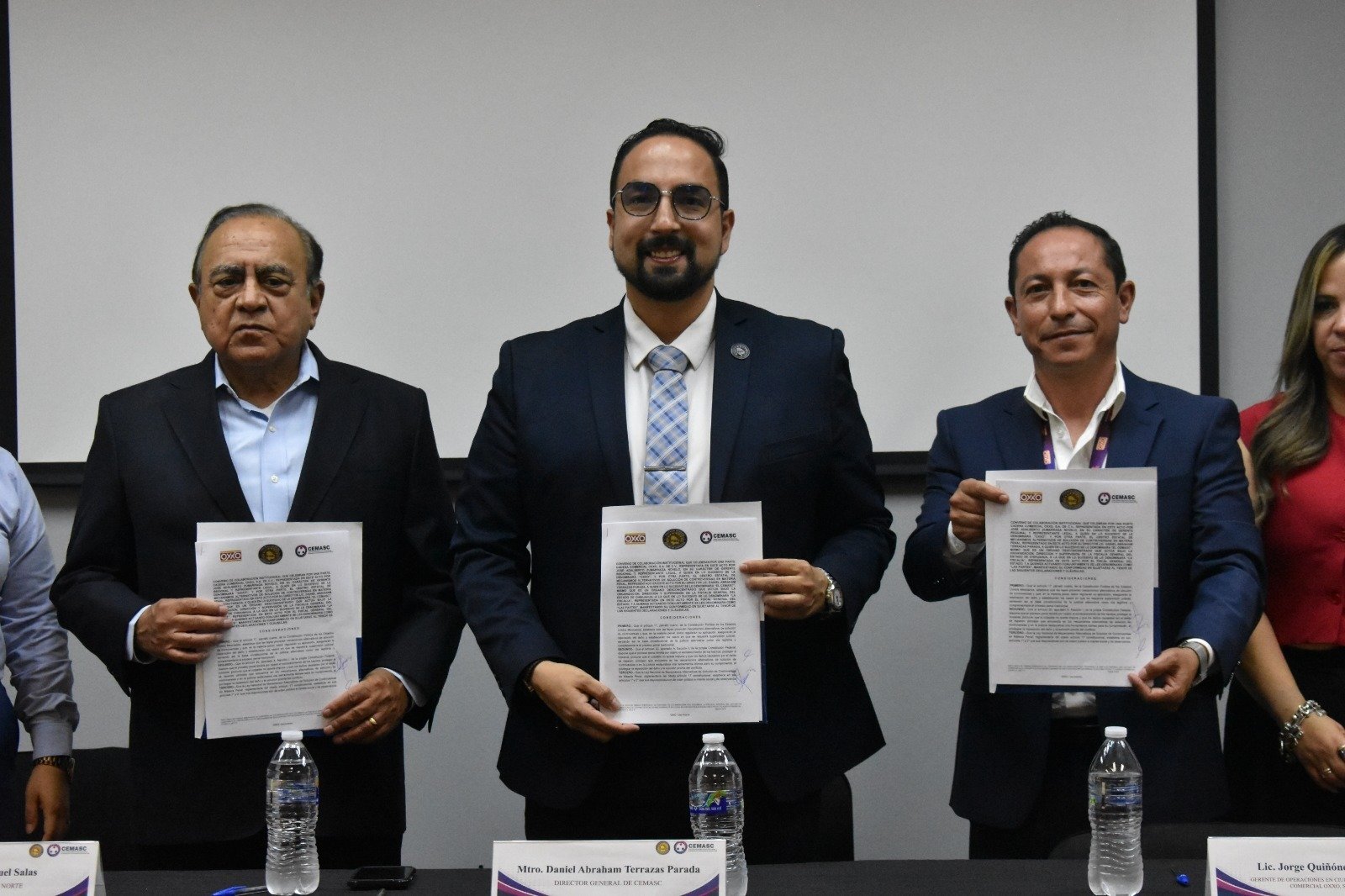 Firman OXXO y CEMASC convenio de colaboración para resolución de conflictos