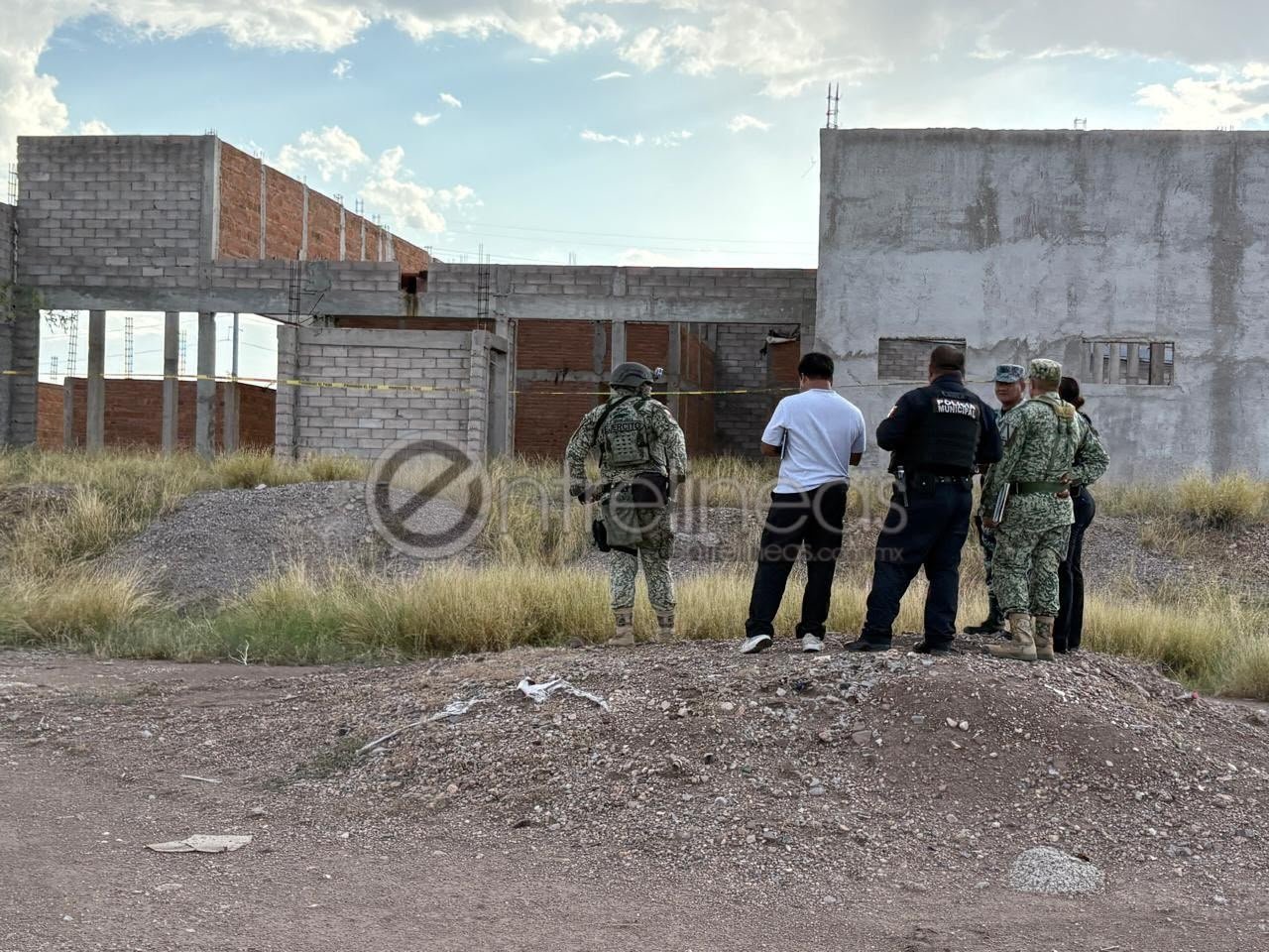 Localizan a hombre sin vida y en avanzado estado de descomposición en obra negra