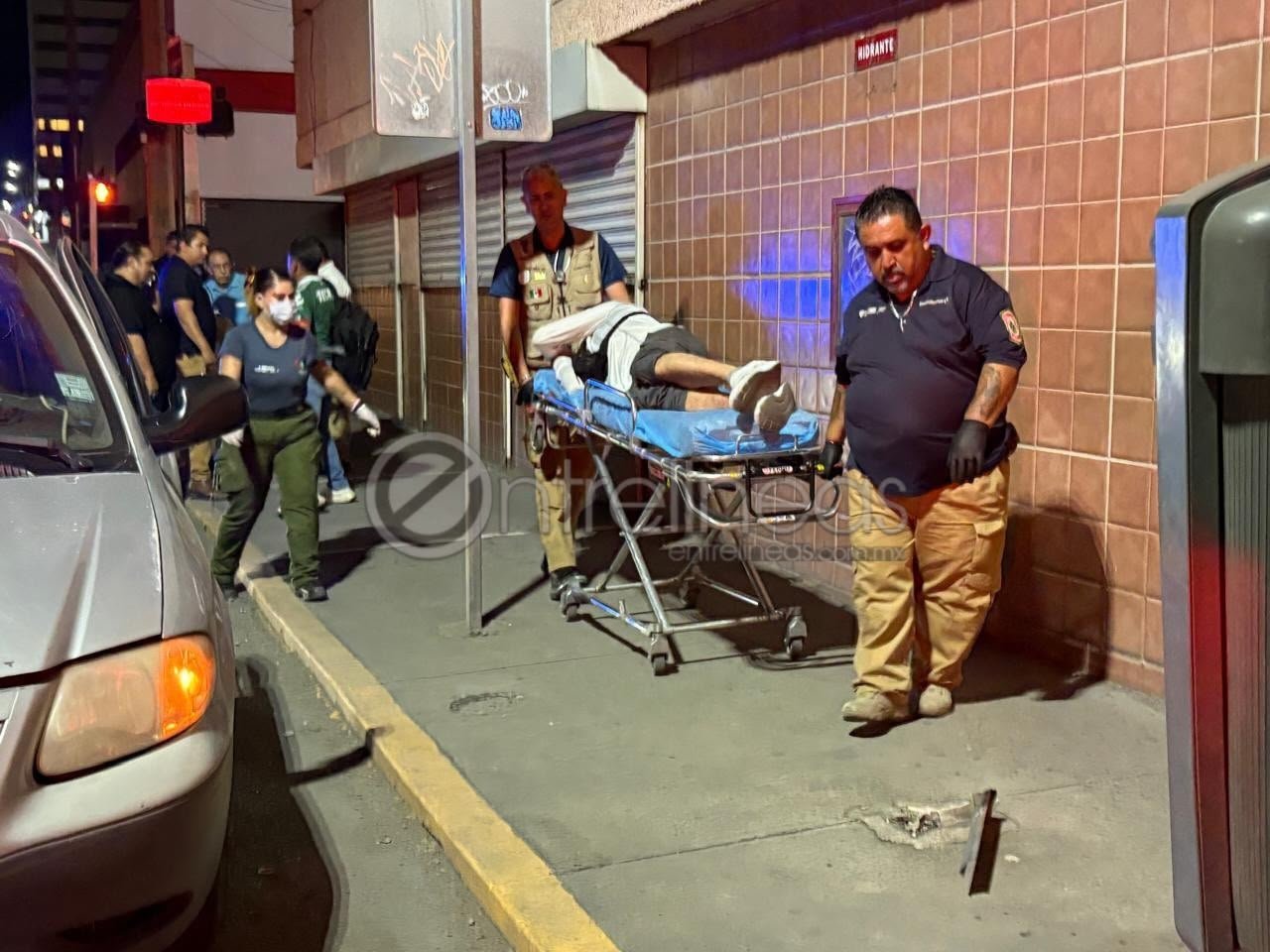 Adulto mayor atropella a hombre con bastón en cruce de Independencia y Niños Héroes