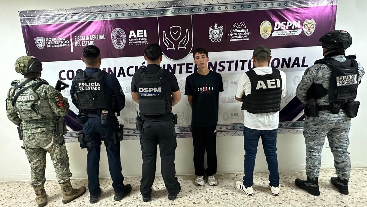 Ejecuta FDZC cateo por investigación de robos de celulares en la colonia Revolución
