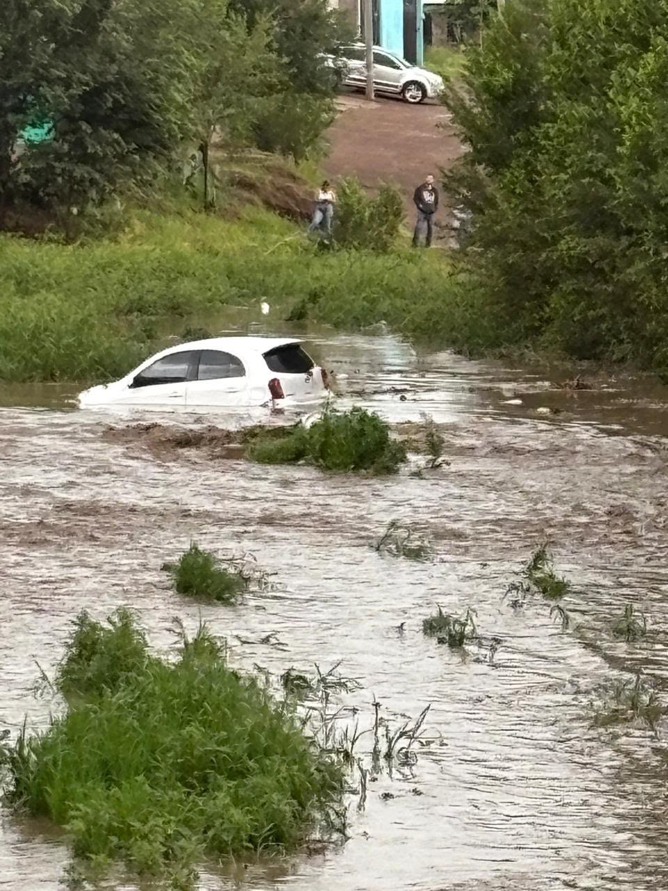 Atiende Protección Civil Municipal y Bomberos de Cuauhtémoc reportes por lluvias