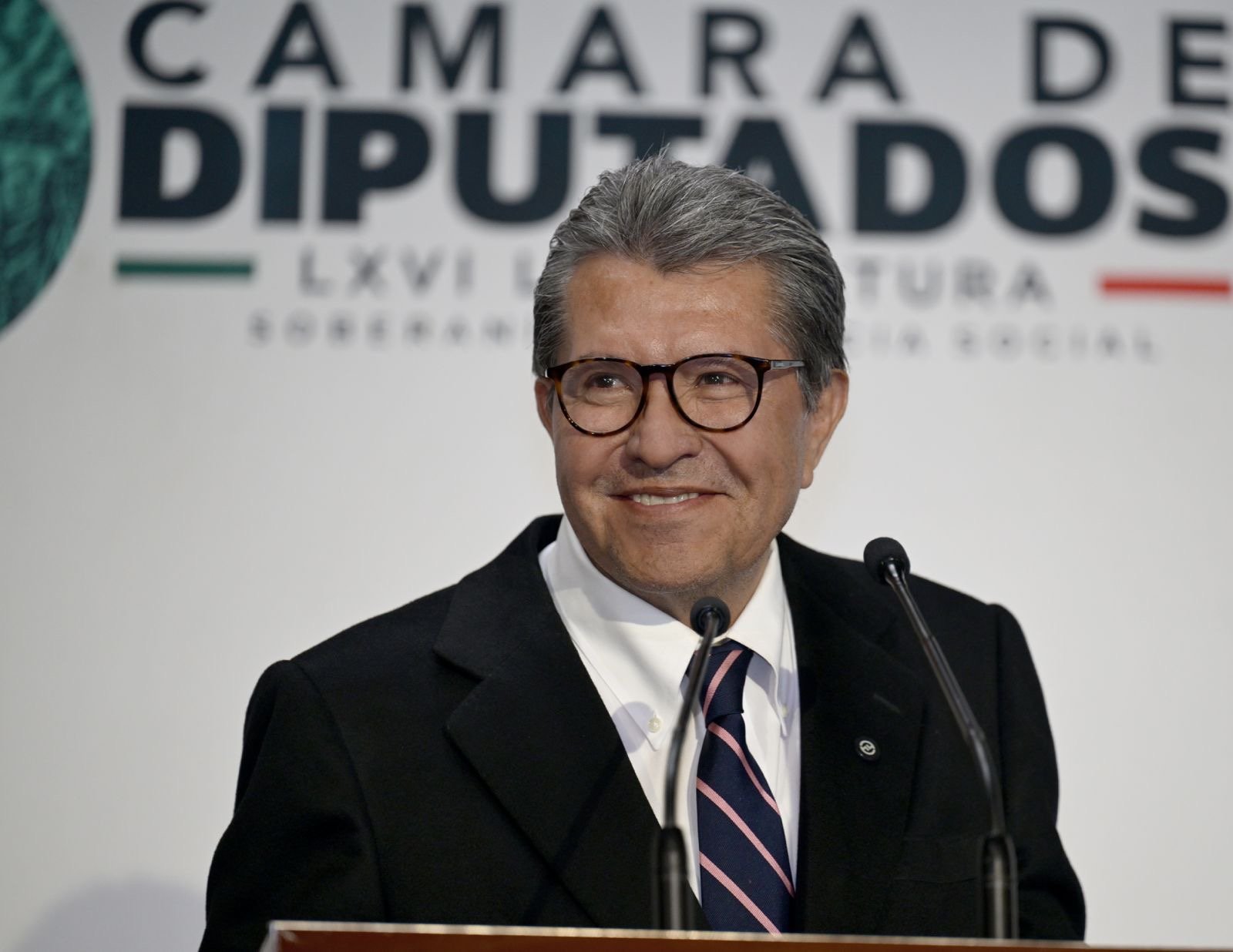 Iniciativa de doble nacionalidad no tiene una dedicatoria: Ricardo Monreal