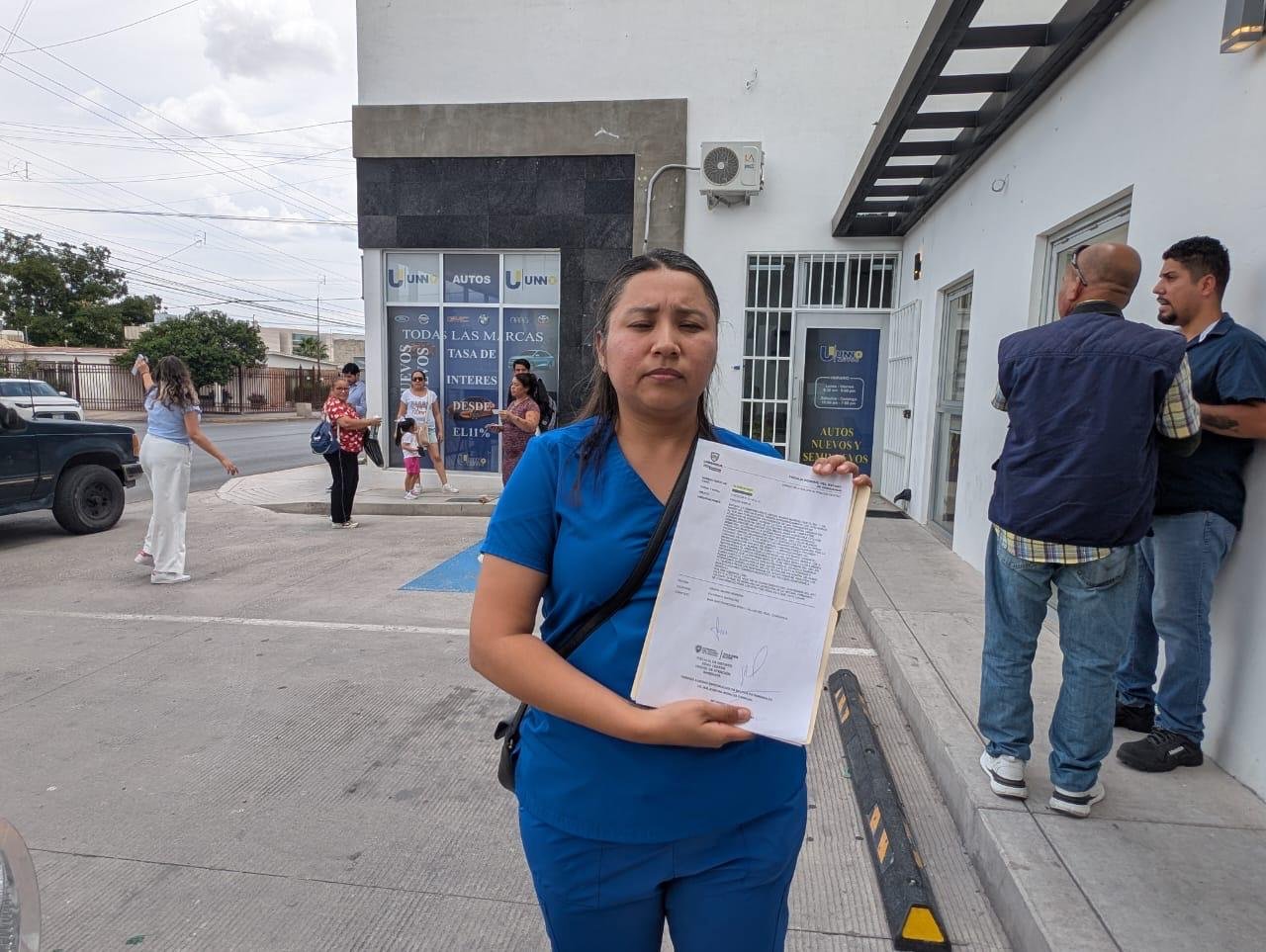 Se manifiestan afectados por ACSESA; exigen devolución de dinero por retraso en entrega de vehículos