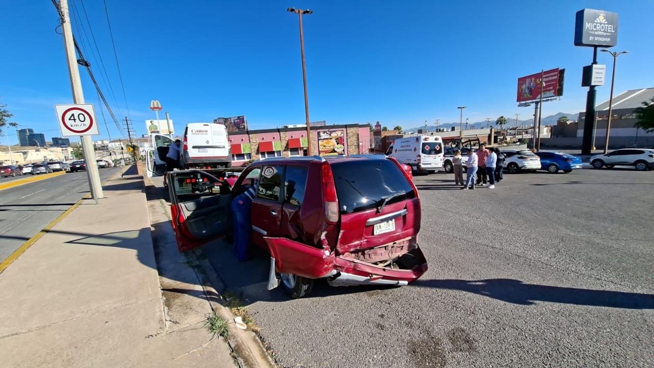 Carambola de cuatro vehículos deja un lesionado en el Periférico de la Juventud