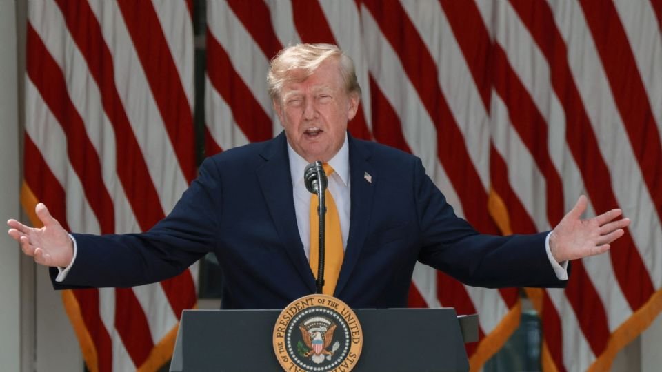 Trump llama a las empresas de Canadá a trasladarse a Estados Unidos para evitar aranceles