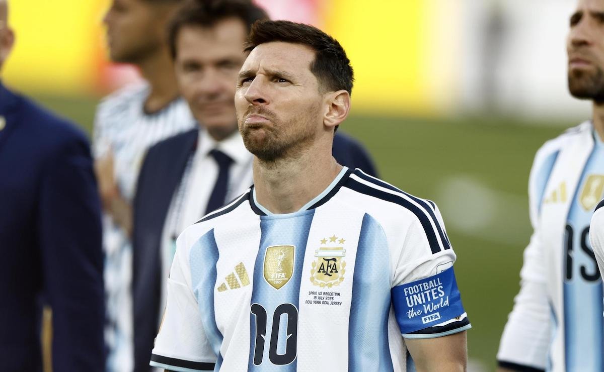 Messi da último adiós a su padre en funeral privado