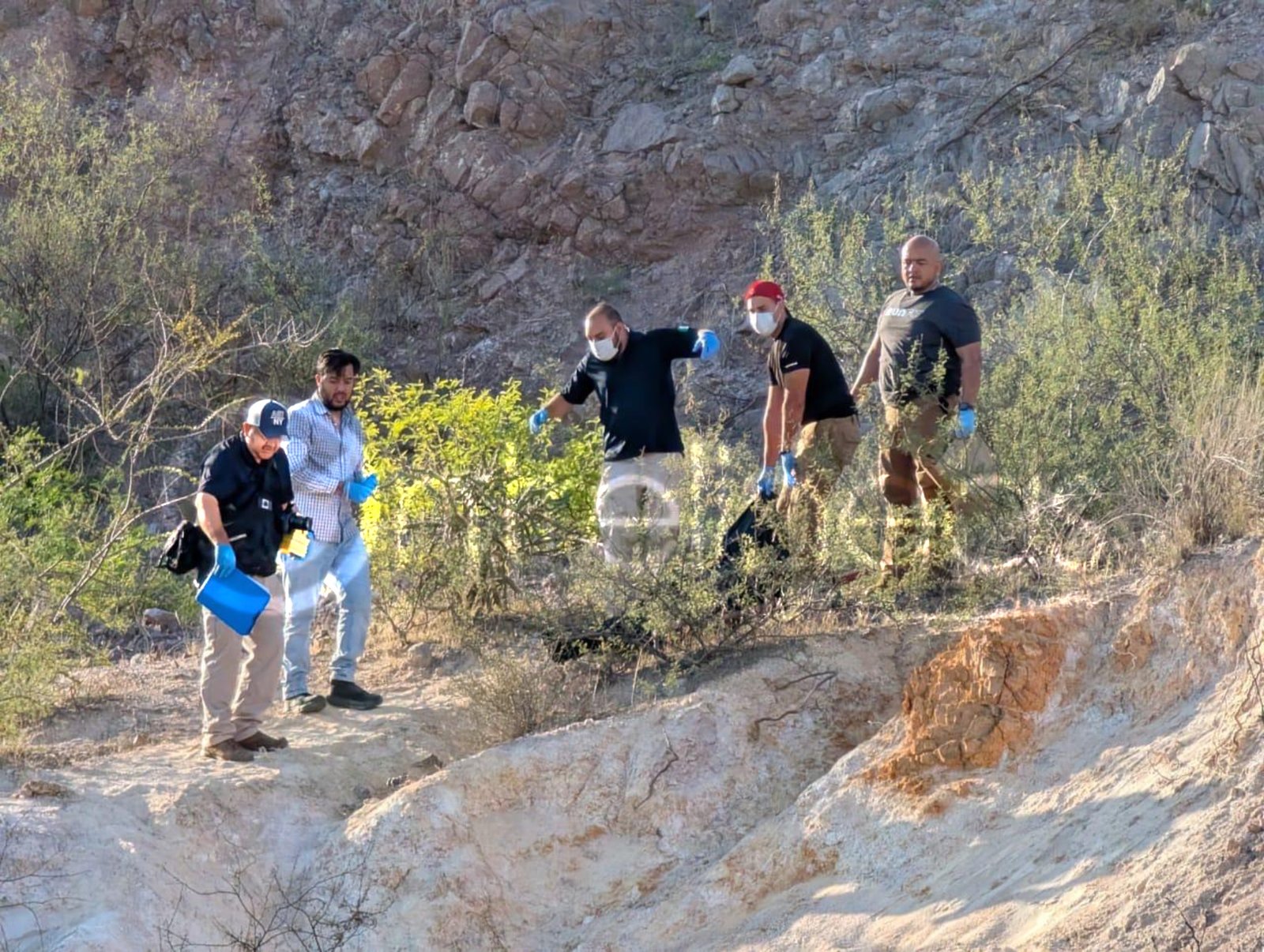 Hallan sin vida a joven con golpe en la cabeza cerca del Río Sacramento; investigan si corresponde a persona desaparecida