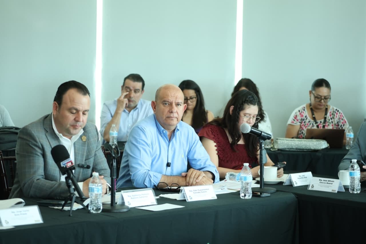 Pueden tener los votos, lo que no tienen es la razón, dice Estrada y pide atender solicitudes de Parlamento Abierto ante autonomía de la FGE