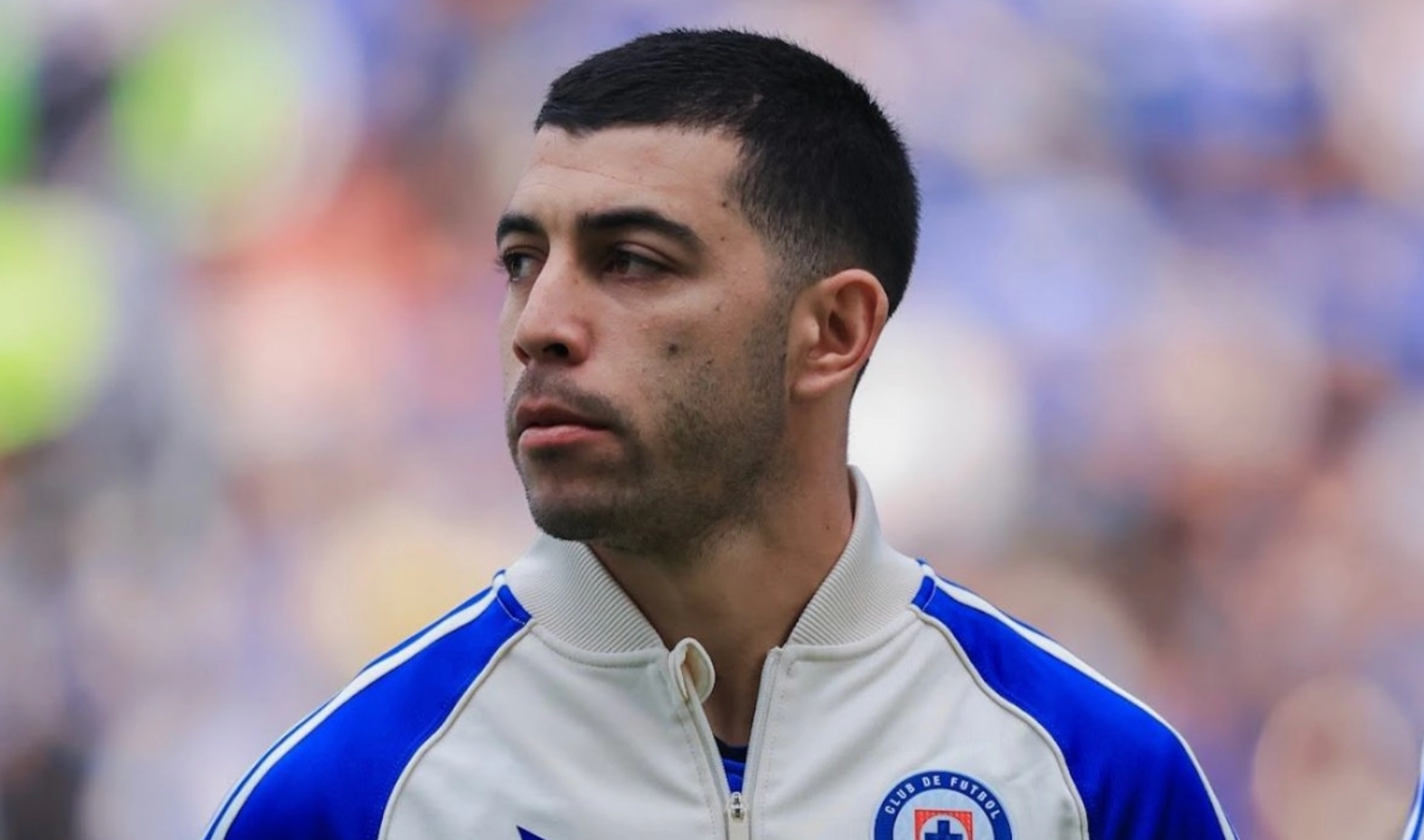 Erik Lira vuelve a Cruz Azul tras frustrarse su fichaje por el Mónaco