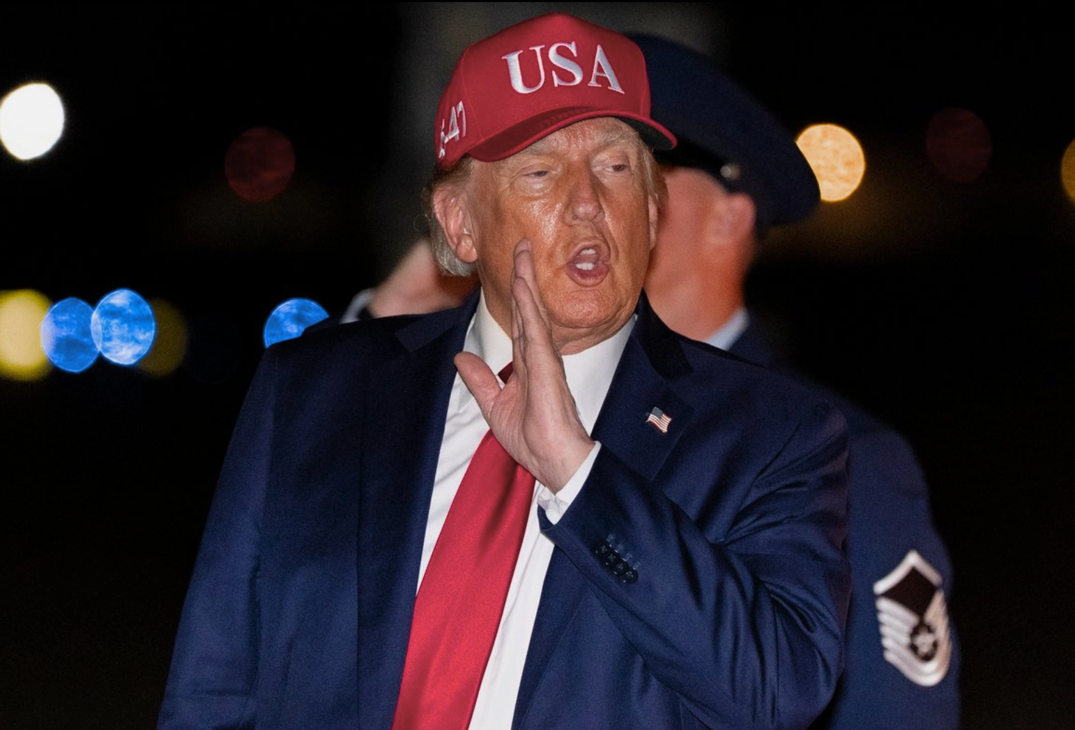 Trump asegura que hay avances para establecer una base militar de EU en Polonia