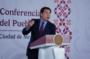 SEP anuncia acuerdo para restringir celulares en escuelas a partir de octubre