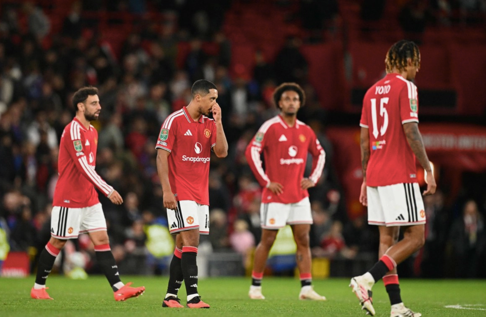 Aficionados musulmanes del Manchester United piden salida del propietario por dichos sobre migración