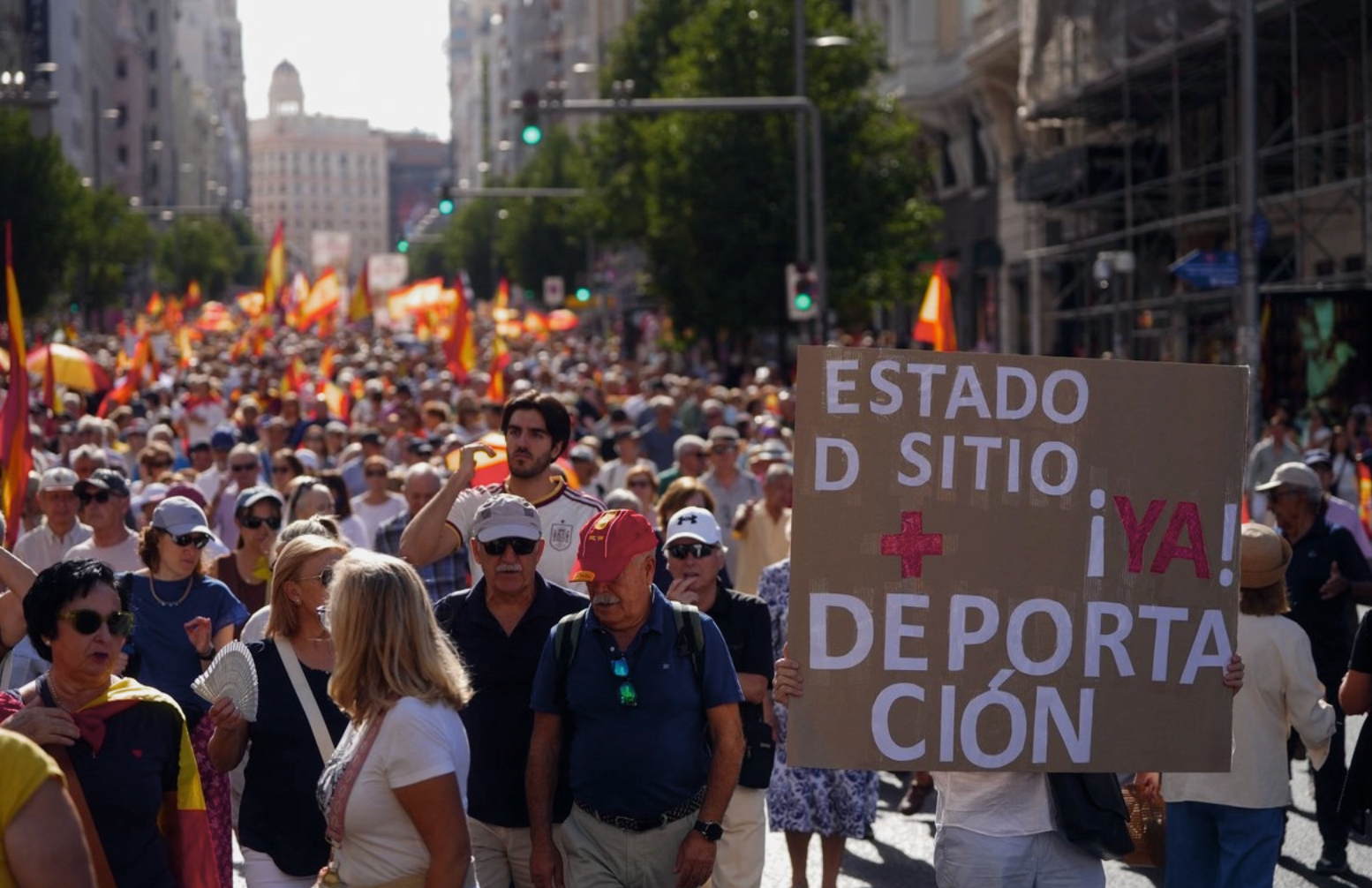 La derecha y ultraderecha en Madrid protestan contra la crisis migratoria en Ceuta