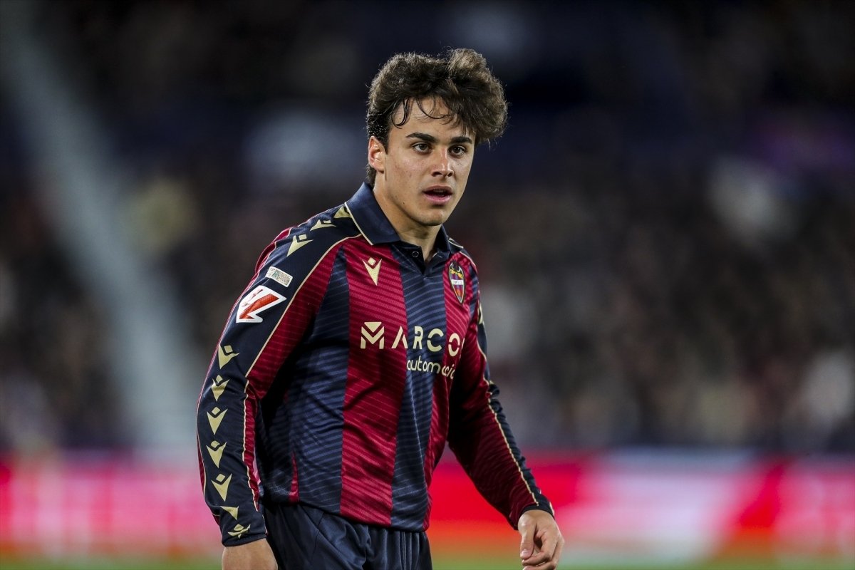 América mantiene interés en Carlos Álvarez