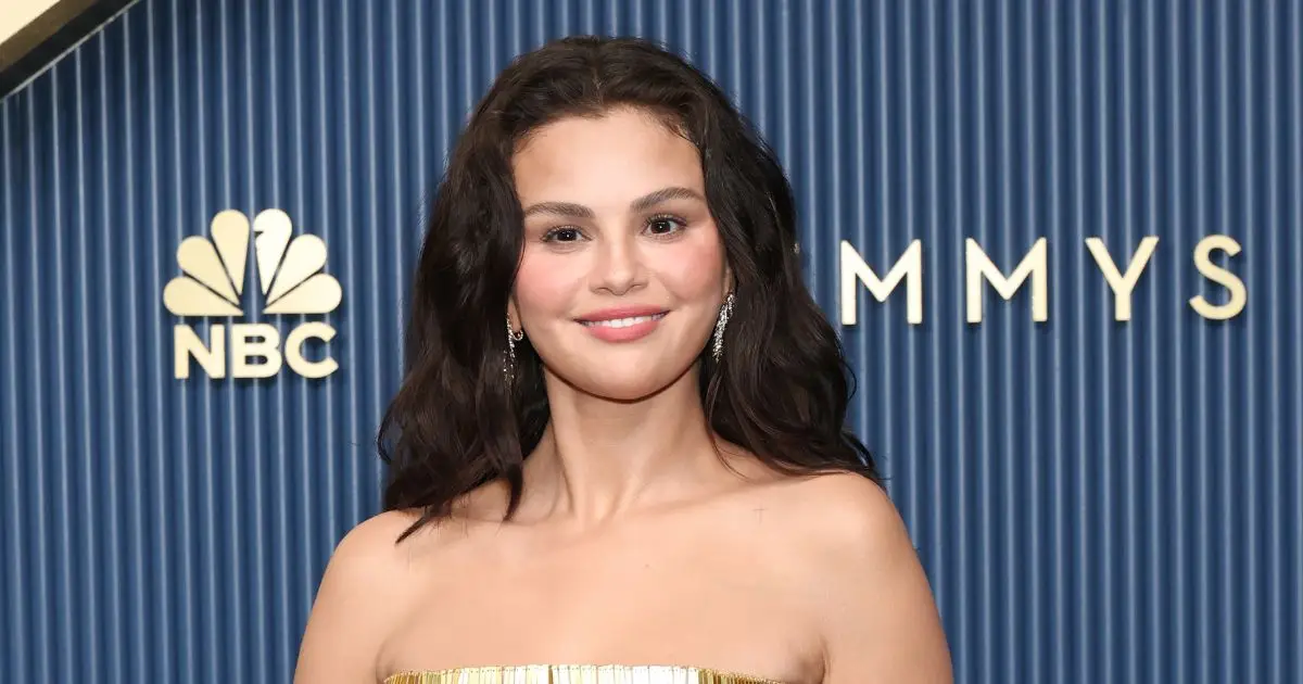 Selena Gomez responde a quienes critican su nueva apariencia: “La gente quiere congelarme en el tiempo”