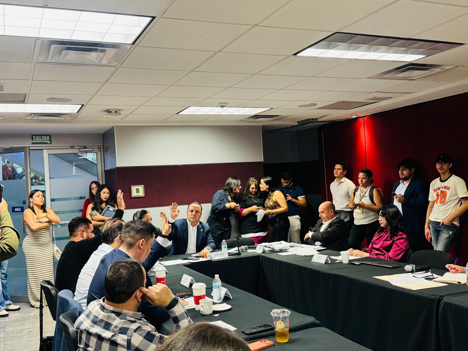 Aprueban proyecto de dictamen para dotar de autonomía a la FGE; eliminan reelección