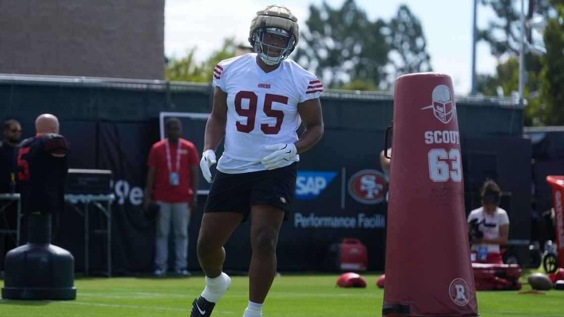 Alfred Collins, de 49ers, se perderá la temporada por lesión de rodilla en Melbourne, dice Shanahan