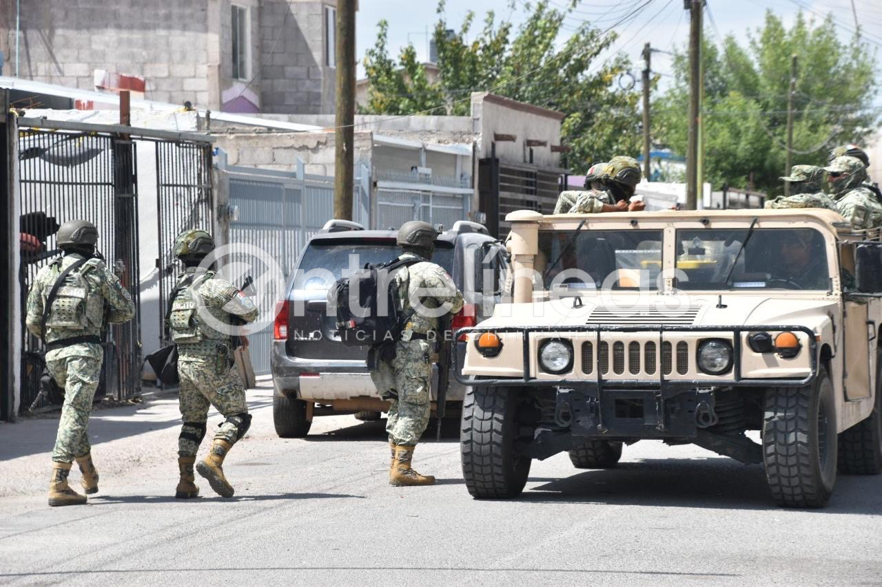 Catean por segunda ocasión domicilio en Real Carolinas; aseguran armas, explosivos y droga