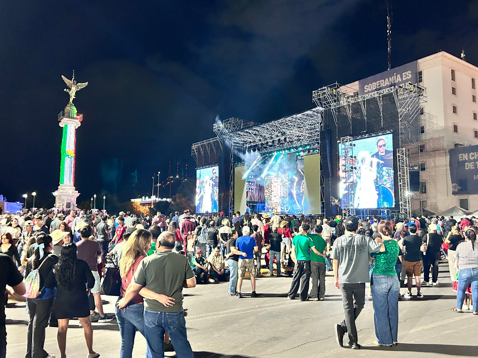 Más de 10 mil personas ingresan a la fiesta mexicana en Plaza del Ángel