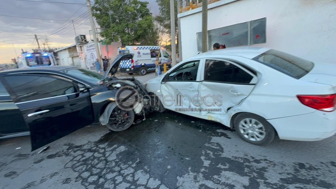Aparatoso choque en la Palestina deja tres personas lesionadas